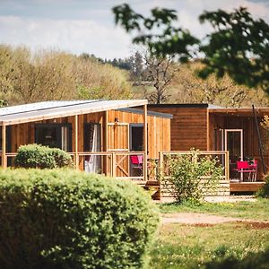 Le Village De Cottages - Le Pole Du Cheval Et De L'Ane Lignieres  Exterior photo