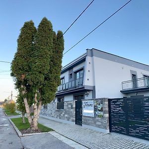 Ubytovanie Tereza Hotel Velky Meder Exterior photo