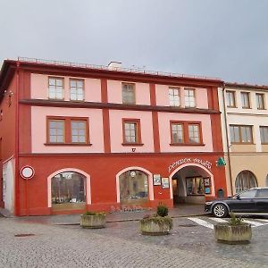 Penzion Adler Hotel Dobruska Exterior photo