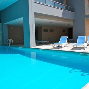 Whale - Apartment With Wi-Fi And Heated Pool Sao Martinho do Porto Exterior photo