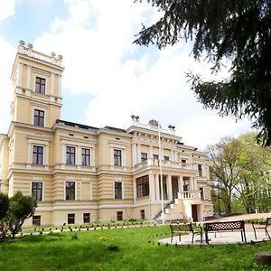 Palac Biedrusko Hotel Poznan Exterior photo