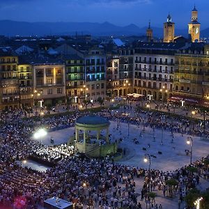 Iraipe Pamplona Hostal Auto Check-In Hotel Exterior photo