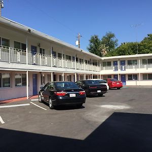 Travelodge By Wyndham Sacramento Convention Center Exterior photo