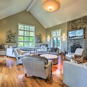 Stunning Pawling Retreat With Ponds And Waterfall Villa Exterior photo