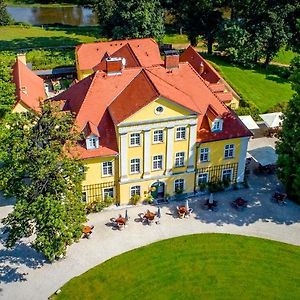 Palac Lomnica - Karkonosze / Riesengebirge Hotel Jelenia Gora Exterior photo