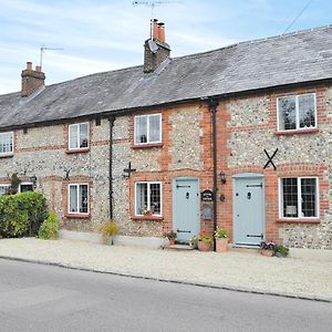 Little Willows Villa Bradenham  Exterior photo