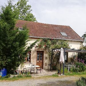 Les Chambres D'Helix Saint-Dizier-les-Domaines Exterior photo