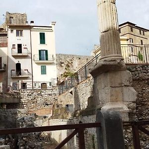 Capitolium Locanda Solo Alloggio Hotel Terracina Exterior photo