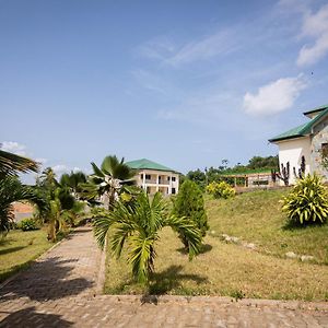 Nuach Bayit Hotel Cape Coast Exterior photo