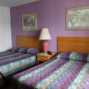 Motel 101 Gold Beach Room photo