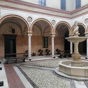 Foresteria Palazzo Guazzoni Zaccaria Hotel Cremona Exterior photo