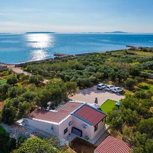 Villa Grioni, Beach Front Villa With Jacuzzi Novalja Exterior photo