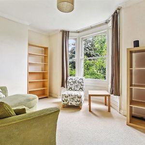 Cosy 1 Bed Apartment In London Exterior photo