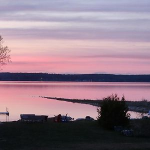 Romeo Resort -Waterfront- Wiarton Exterior photo