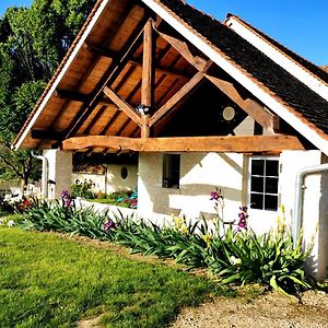 Gite De Charme Dans Un Cadre Calme Et Reposant Villa Chatellerault Exterior photo