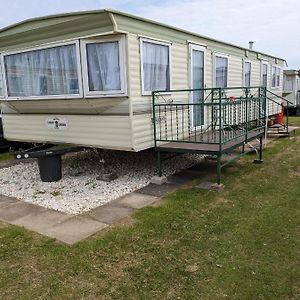 L&G Family Holidays 6 Berth Coral Beach Laura Familys Only And Lead Person Must Be Over 30 Apartment Ingoldmells Exterior photo