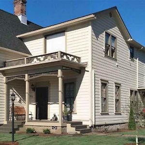 Historical John Rast House Circa 1875 Hotel Roseburg Exterior photo