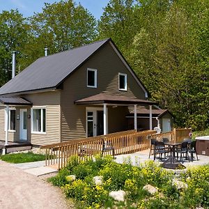 Les Chalets Tourisma - Chalet Tout Equipe Avec Foyer - La Voisine Saint-Raymond Exterior photo