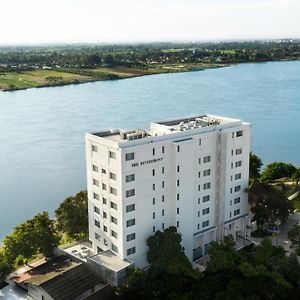 Riverfront Apartments Vientiane Exterior photo