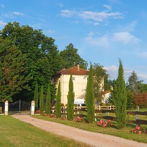 Domaine Christanna Bed & Breakfast Lisle-sur-Tarn Exterior photo