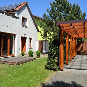 Large House With Parking, 30 Min To Prague Center Villa Uvaly  Exterior photo