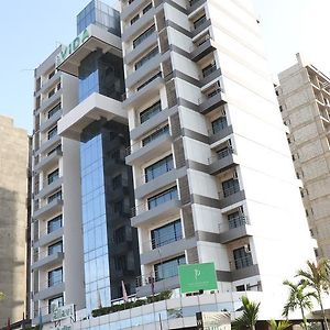 Pallavi A'Vida Hotel Navi Mumbai Exterior photo