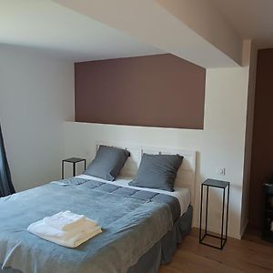 A L'Ombre Des Bois, Chambre Quadruple Confort Bed & Breakfast Neung-sur-Beuvron Exterior photo