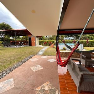 Tranquilo Chalet Con Piscina En El Quindio Villa Rioverde Exterior photo