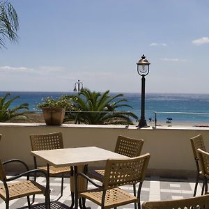 Palazzo Reginella Aparthotel Bovalino Marina Exterior photo