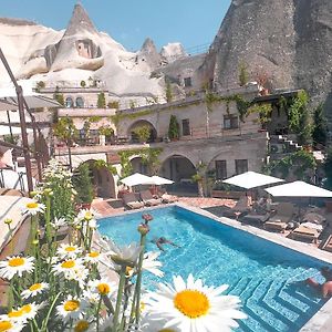 Local Cave House Hotel Goreme Exterior photo