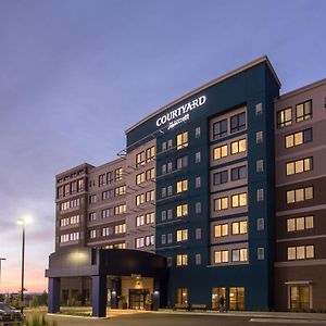 Courtyard By Marriott Calgary South Hotel Exterior photo