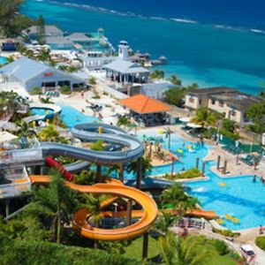 Beaches Ocho Rios Hotel Exterior photo