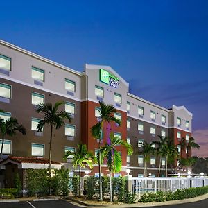 Holiday Inn Express & Suites Pembroke Pines-Sheridan St, An Ihg Hotel Exterior photo