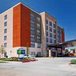 Holiday Inn Express & Suites Moore, An Ihg Hotel Exterior photo