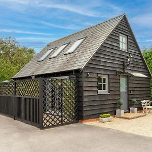 Timber Lodge Tackley Exterior photo