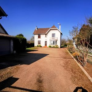 Chambre Avec Pension Ou Demi Pension Bed & Breakfast Gray-la-Ville Exterior photo