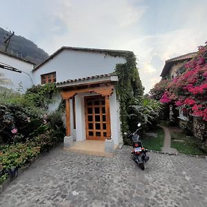 Hostal Casa Buho Bed & Breakfast Antigua Exterior photo