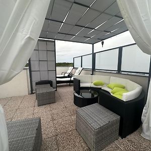 Penthouse Terrasse Jacuzzi 6 Voyageurs Apartment Le Blanc-Mesnil Exterior photo