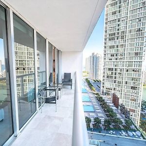 Icon & W Hotel Waterfront 22Nd Floor Top Spa Miami Exterior photo