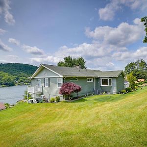 New Fairfield Vacation Rental With Lake Views! Exterior photo