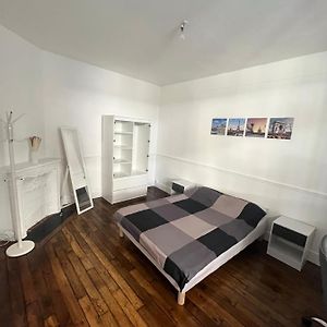 Charmant Studio Apartment Clichy Exterior photo