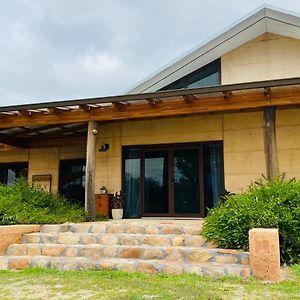 Rammed Earth Retreat Hotel Wagin Exterior photo