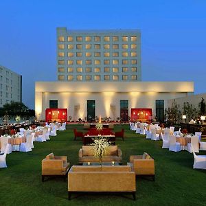 Park Plaza Zirakpur Hotel Exterior photo