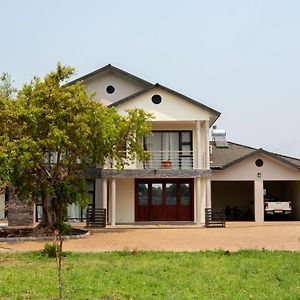 Ista Villa Lusaka Exterior photo