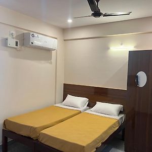 Rt Service Apartments Hotel Velankanni Exterior photo