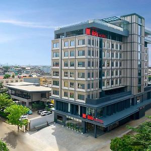 Ibis Palembang Sanggar Hotel Exterior photo