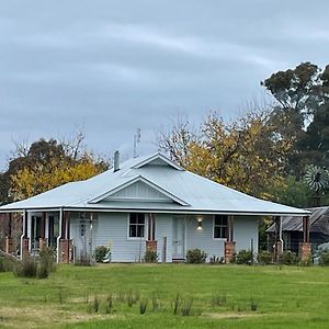 Willowmavin Farm Stay - Molyullah Upper Lurg Exterior photo