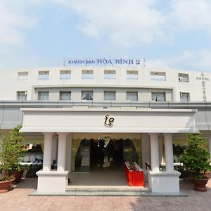 Nha Hang Khach San Hoa Binh 2 Hotel Long Xuyen Exterior photo