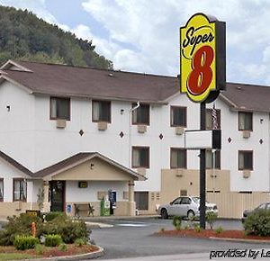 Super 8 Butler Hotel Exterior photo