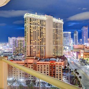 Lucky Gem Penthouse & Luxury Suites At Signature Resort, Balcony Strip View 1607 Las Vegas Exterior photo